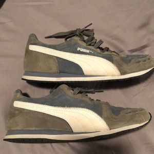 VGUC Grey and blue Puma men/boys size 7.
